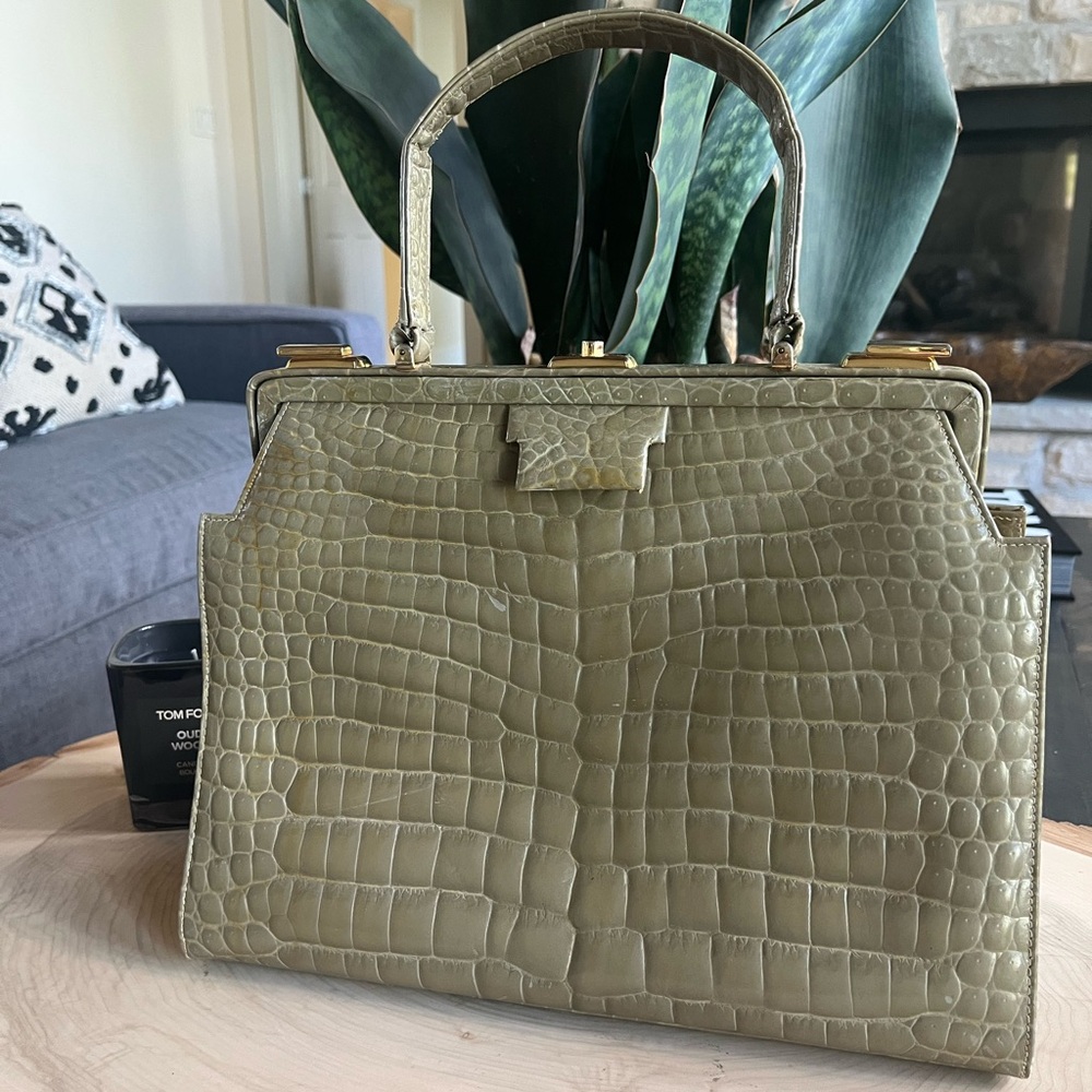 Holt Renfrew Vintage 1960s Alligator Belly Skin Embossed Tan Handbag EUC